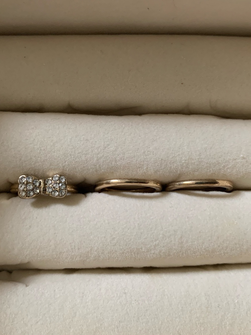 Gold Bow Crystal Stud Earring – Elegant Women’s Jewelry